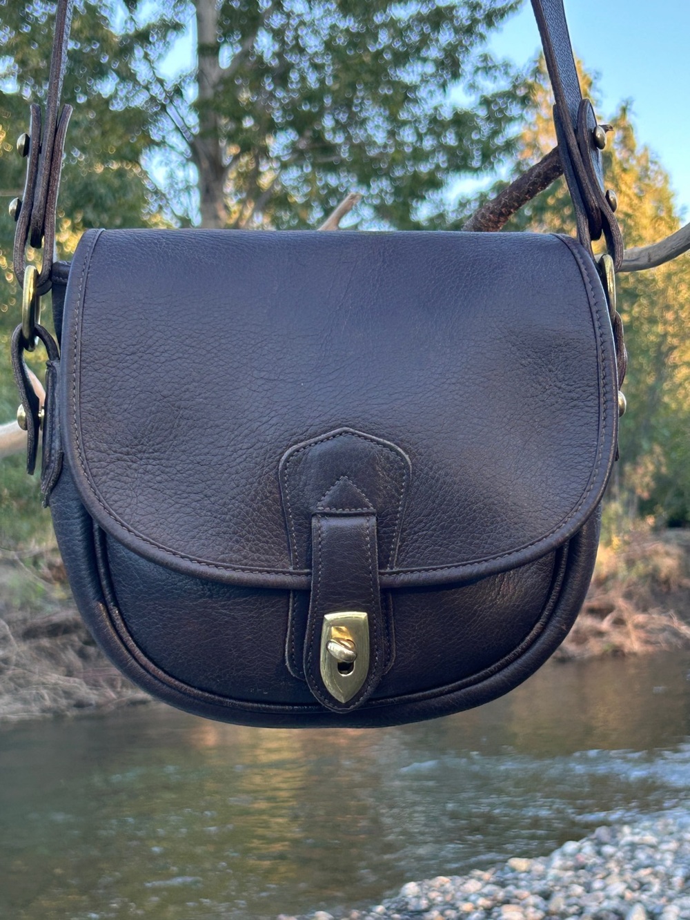 Vintage Dooney & Bourke All-Weather Leather Horseshoe Saddle Bag U115 Deadstock